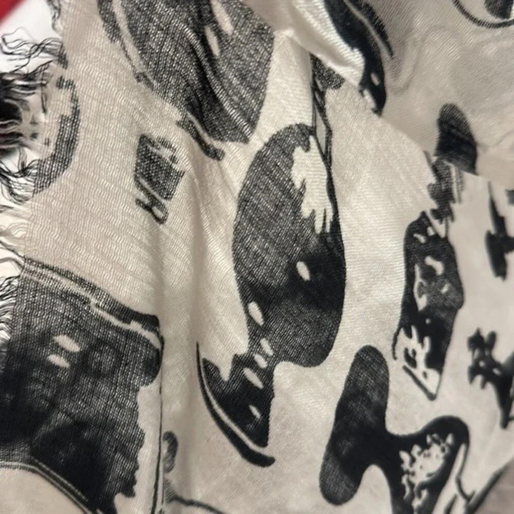 Interesting Scarf/ Wrap🧣